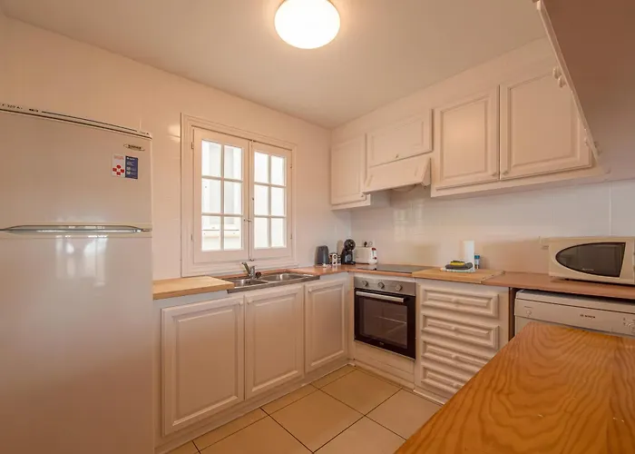 Tramontana 115 P1 アパート *